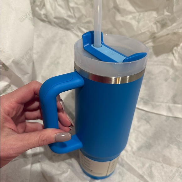 Nwt Stanley Quencher H2.0 Tumbler in Bold Blue - Picture 3 of 7
